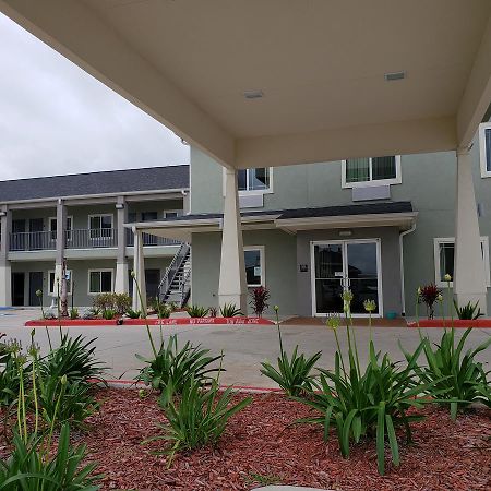Scottish Inns & Suites - Crosby Екстериор снимка