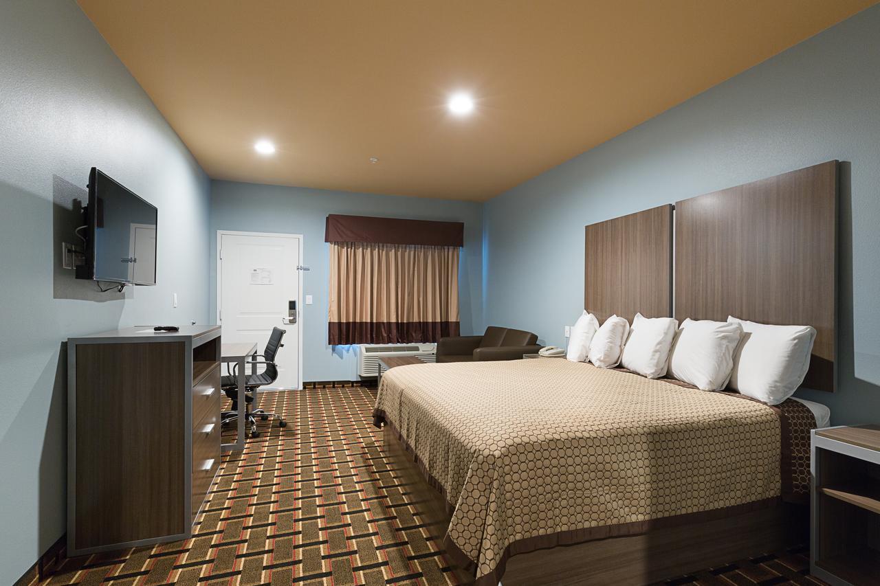 Scottish Inns & Suites - Crosby Екстериор снимка