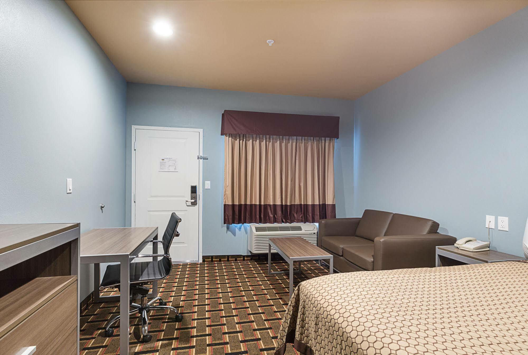 Scottish Inns & Suites - Crosby Екстериор снимка